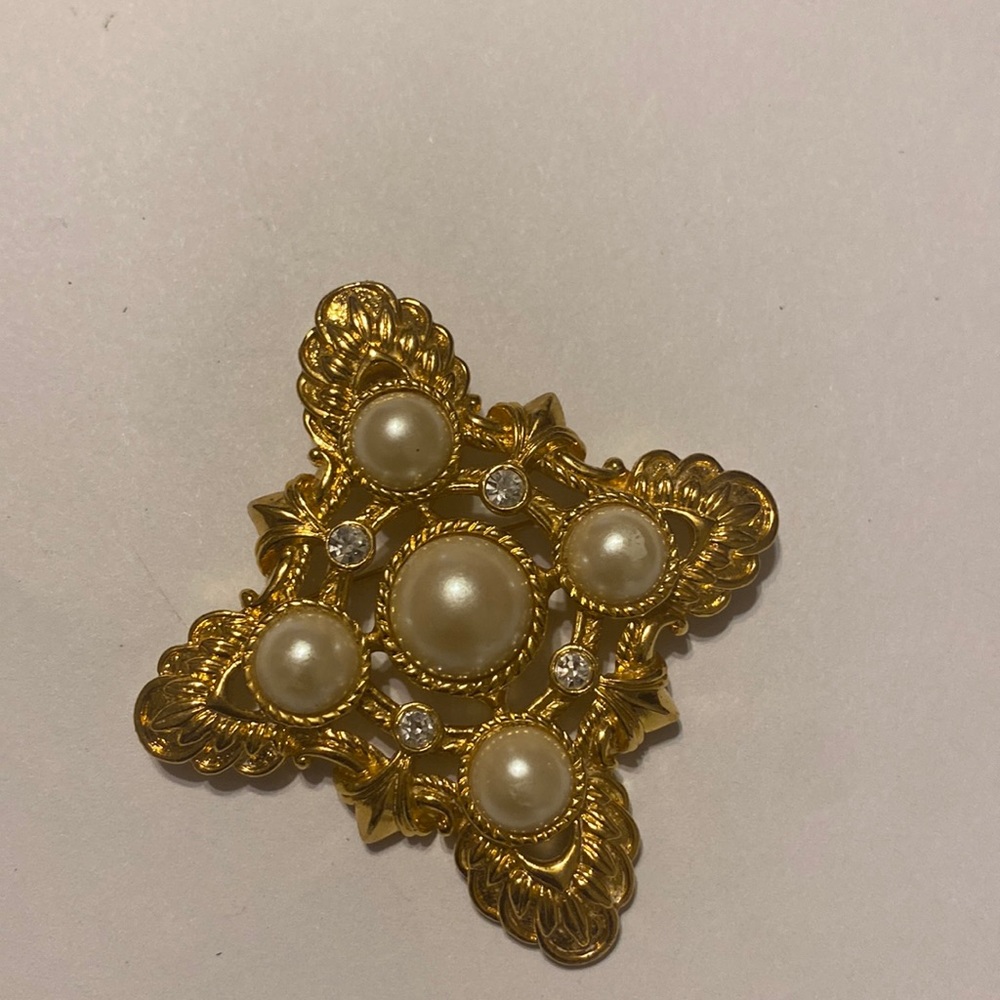 VINTAGE KJL For Avon Maltese Cross Brooch Pin Faux Pearl Kenneth Jay Lane SIGNED